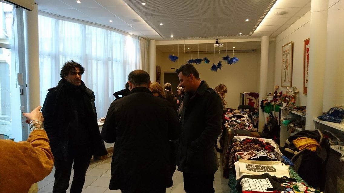 PARIS 04/12/2016 : BAZAR DE NOËL « POUR LES ÉCOLIERS SYRIENS »