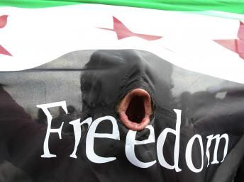 Des pays occidentaux disent vouloir augmenter leur aide financière à l'opposition non armée en Syrie - RFI