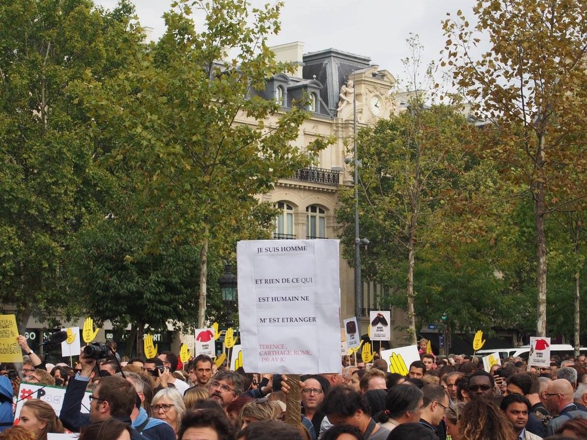 Paris 05/09/2015 : Rassemblement #PasEnNotreNom #Réfugiés #RefugeesDignity #OpenEurope