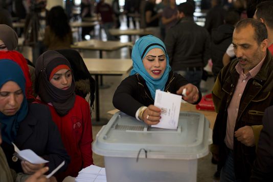En Syrie, des élections en trompe-l’œil - Par Laure Stephan