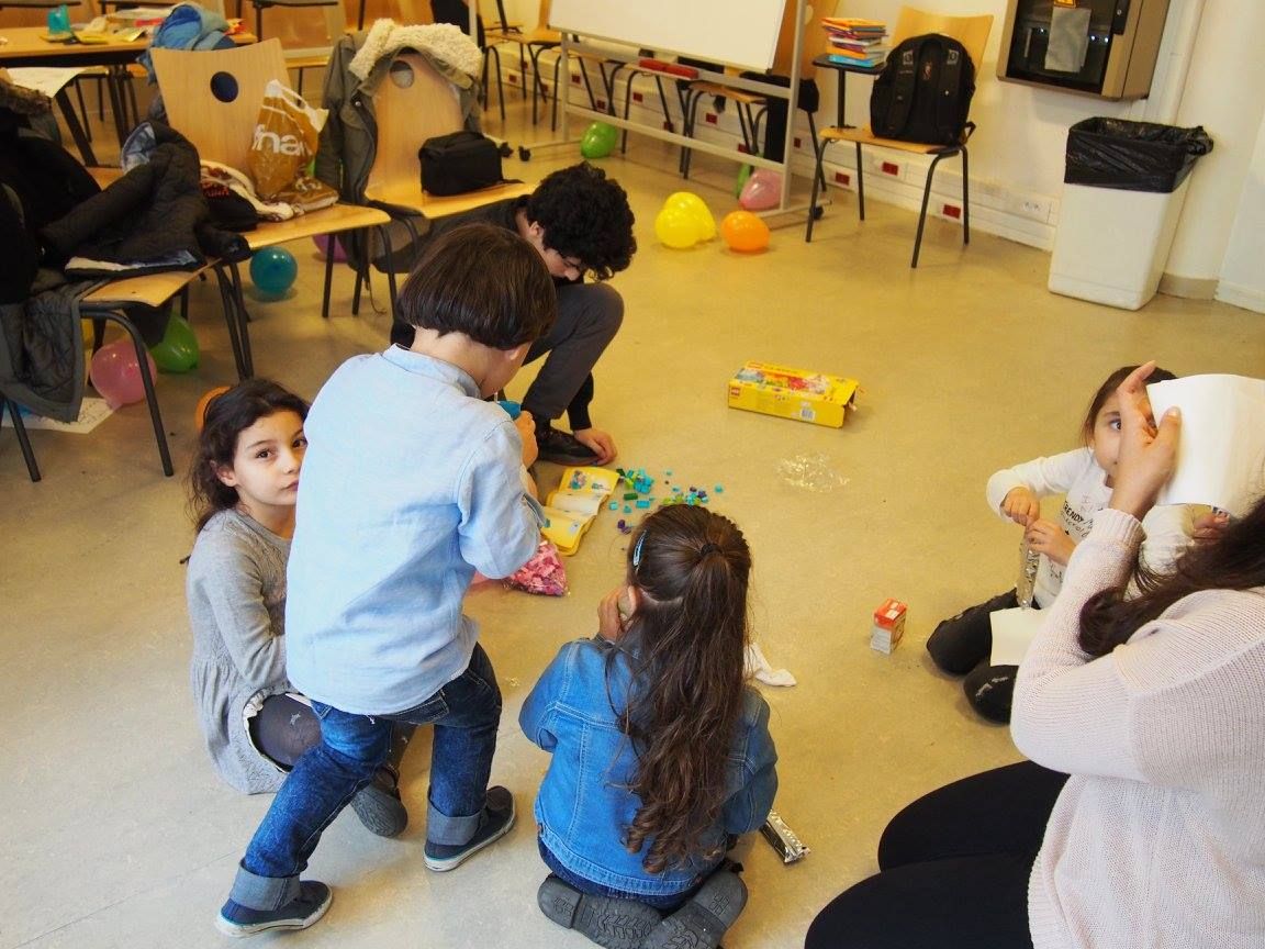 PARIS 23/03/2016 : التعبير من خلال الفن » نشاط موجه للأطفال السوريين في فرنسا »