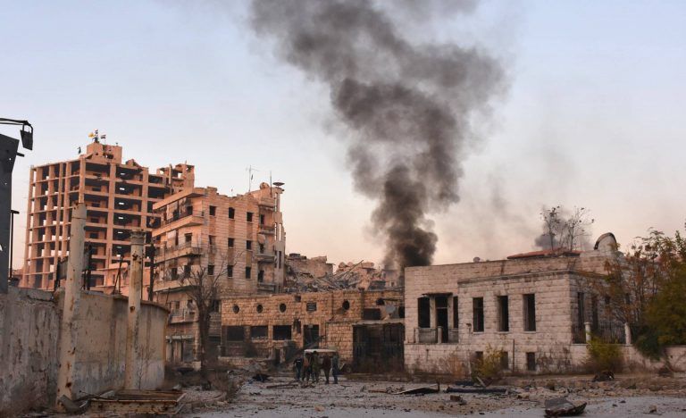 La rébellion s'effondre à, Alep, l'armée de Bachar Al Assad avec l'afflux de l'aviation russe est en train de reconquérir la 2ème ville du pays. Les habitants d'Alep subissent des bombardements incessants, la situation est pour eux, très critique. - © GEORGE OURFALIAN - AFP