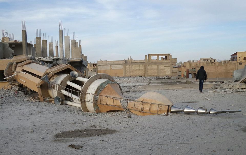 Une mosquée démolie par des bombardements de l’armée de Bachar al-Assad, selon des activistes syriens, le 25 novembre 2014. 