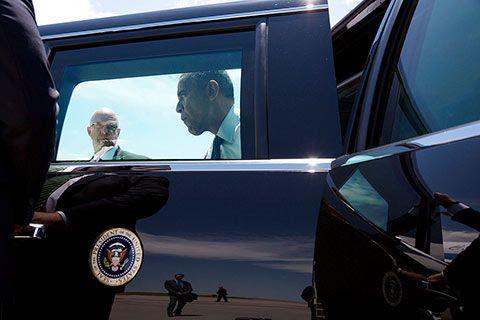 Obama sur le tarmac de l’aéroport de Denver, le 9 juillet 2014 Photo Pete Souza pour La Maison Blanche.