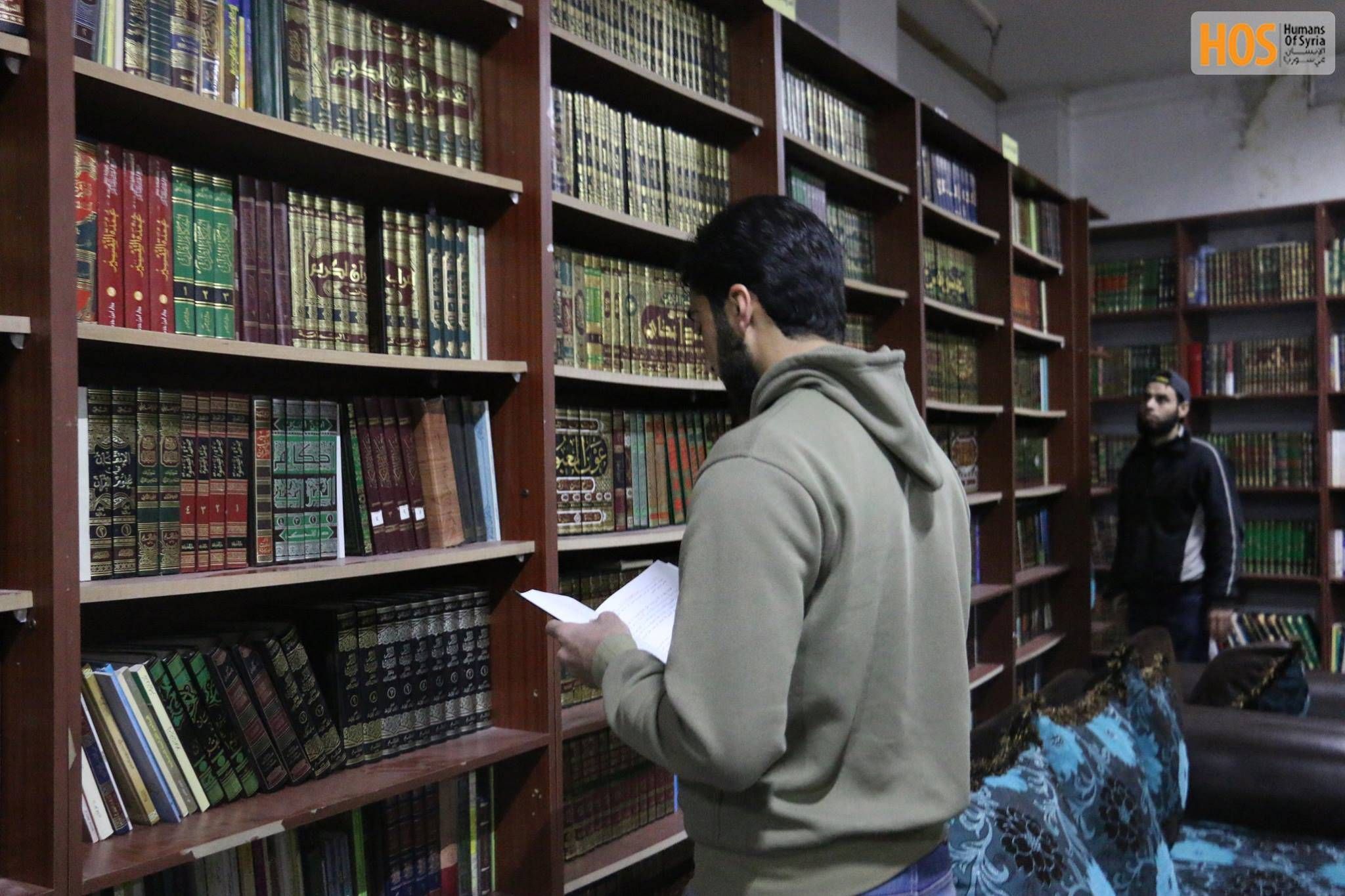 Syrie : ils créent une bibliothèque dans une cave pour sauver les livres de la guerre - par Clémence Jost