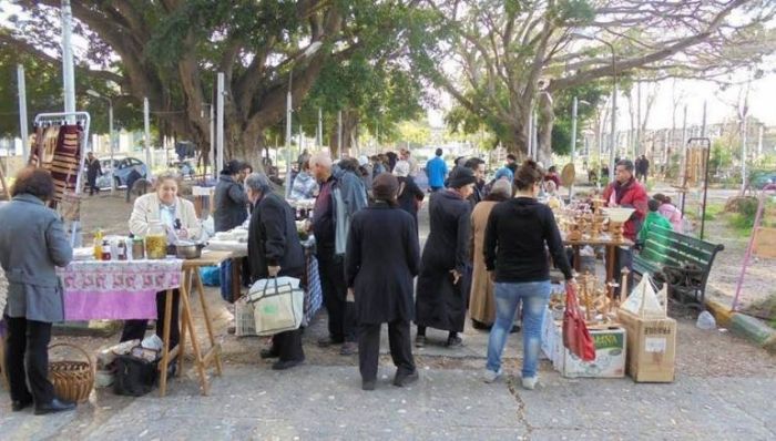 Poorer Vendors Suffer in Lattakia as Loyalists Reap Benefits - by Zaman al-Wasl (opposition website)