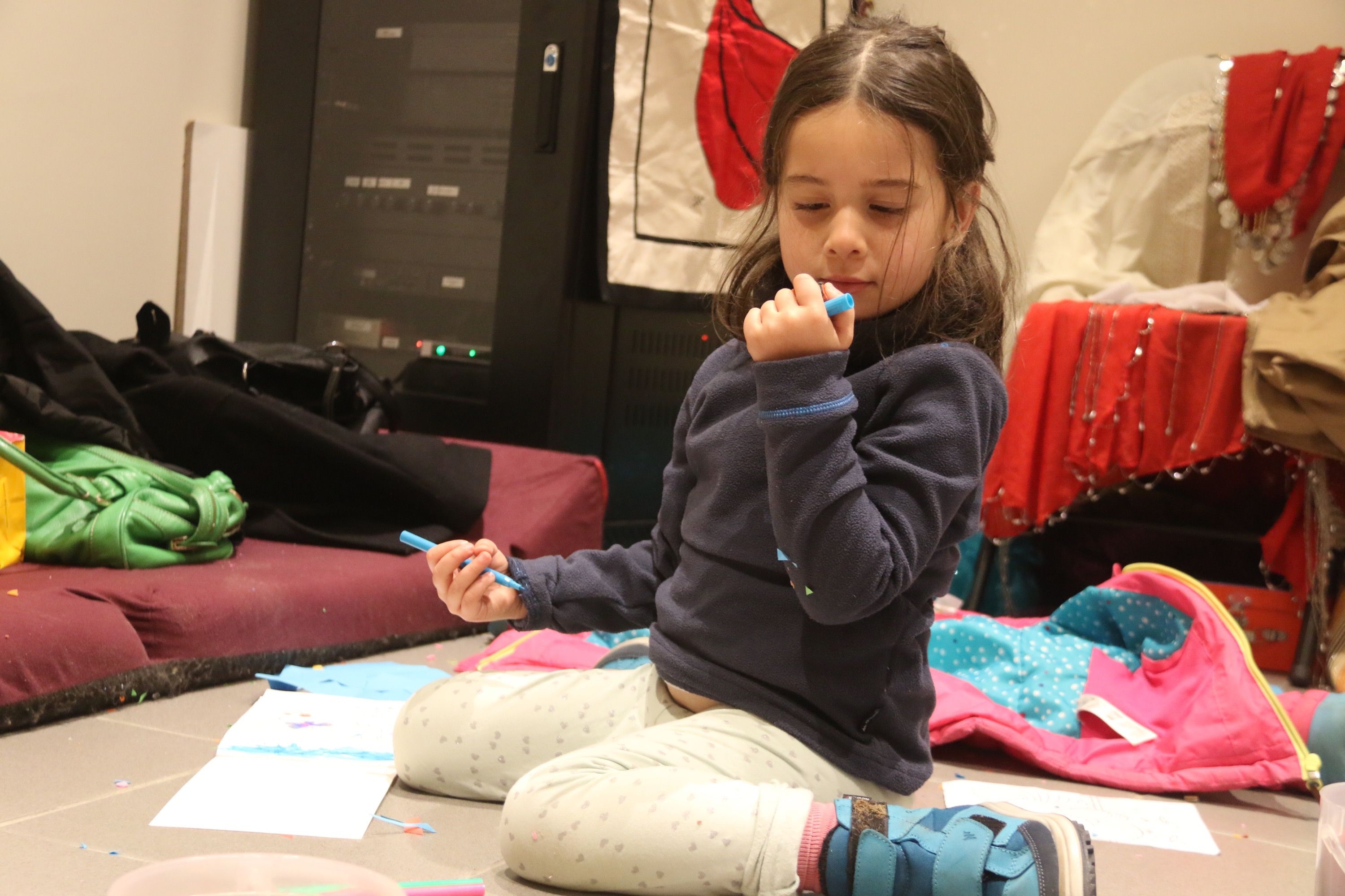 PARIS 04/12/2016 : BAZAR DE NOËL « POUR LES ÉCOLIERS SYRIENS »