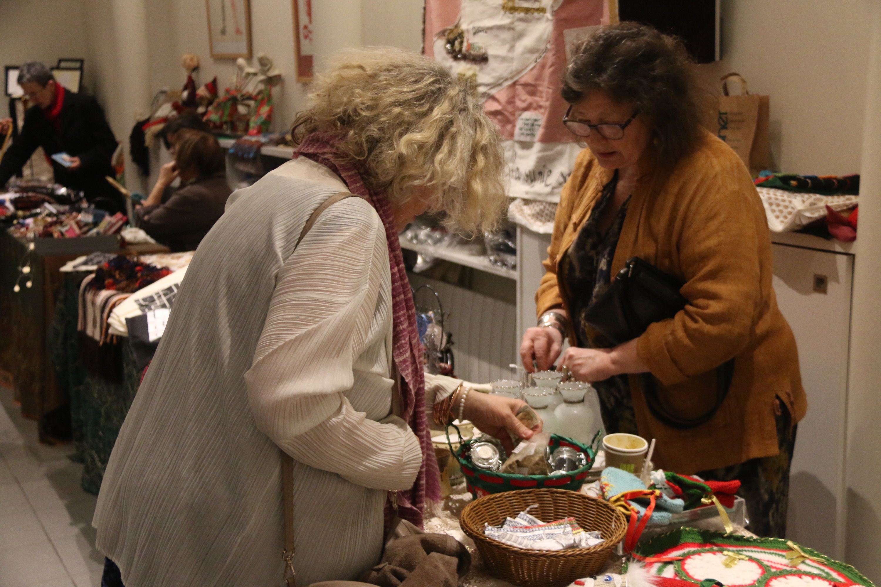 PARIS 04/12/2016 : BAZAR DE NOËL « POUR LES ÉCOLIERS SYRIENS »