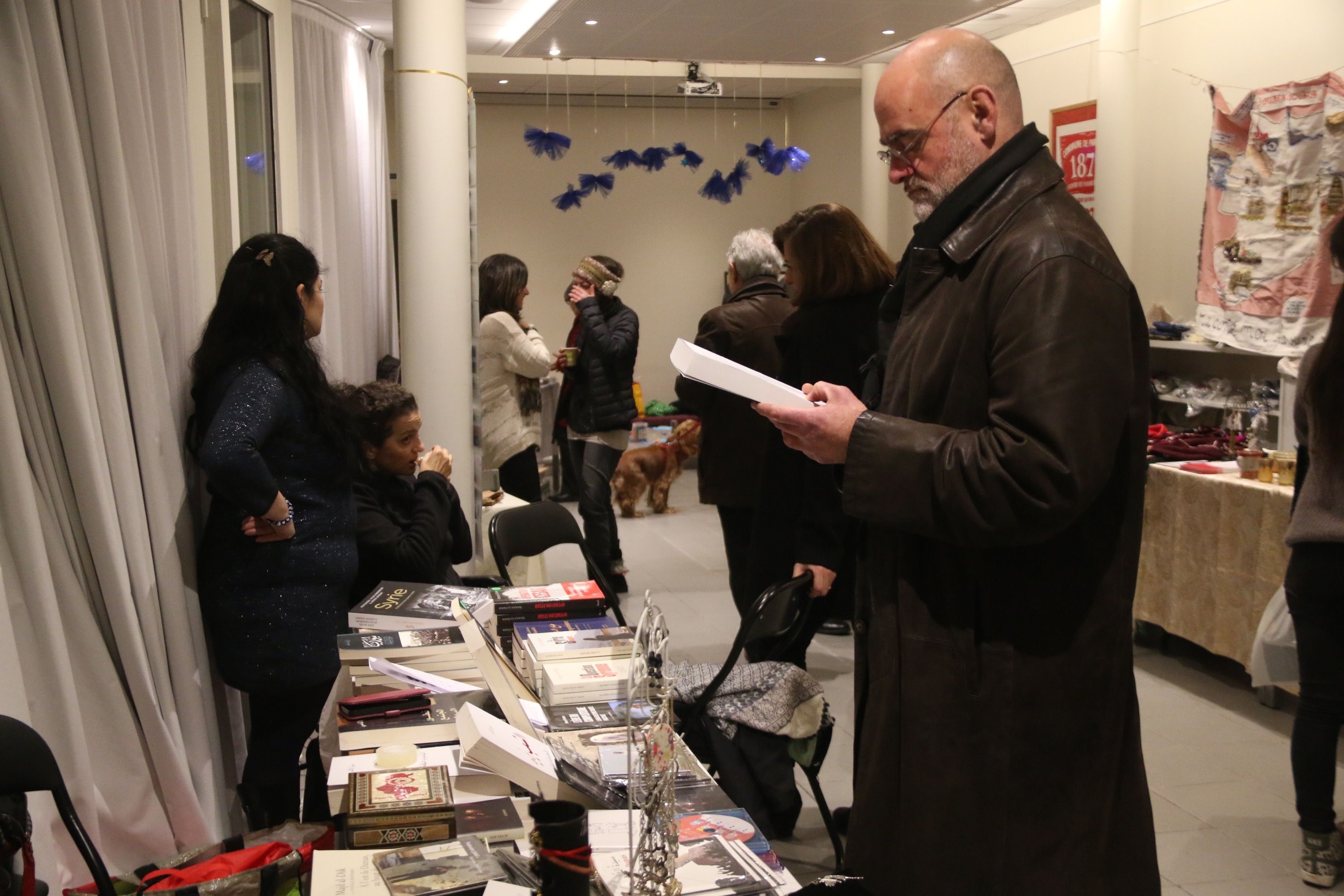 PARIS 04/12/2016 : BAZAR DE NOËL « POUR LES ÉCOLIERS SYRIENS »