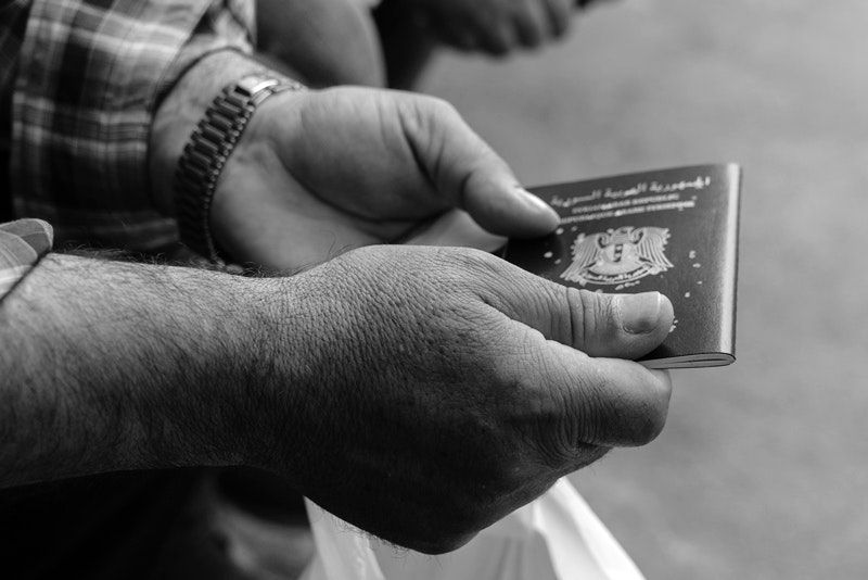 Syrian-outside-consulate-003