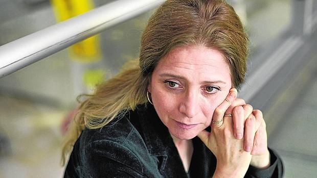 Samar Yazbek en el aeropuerto de Madrid